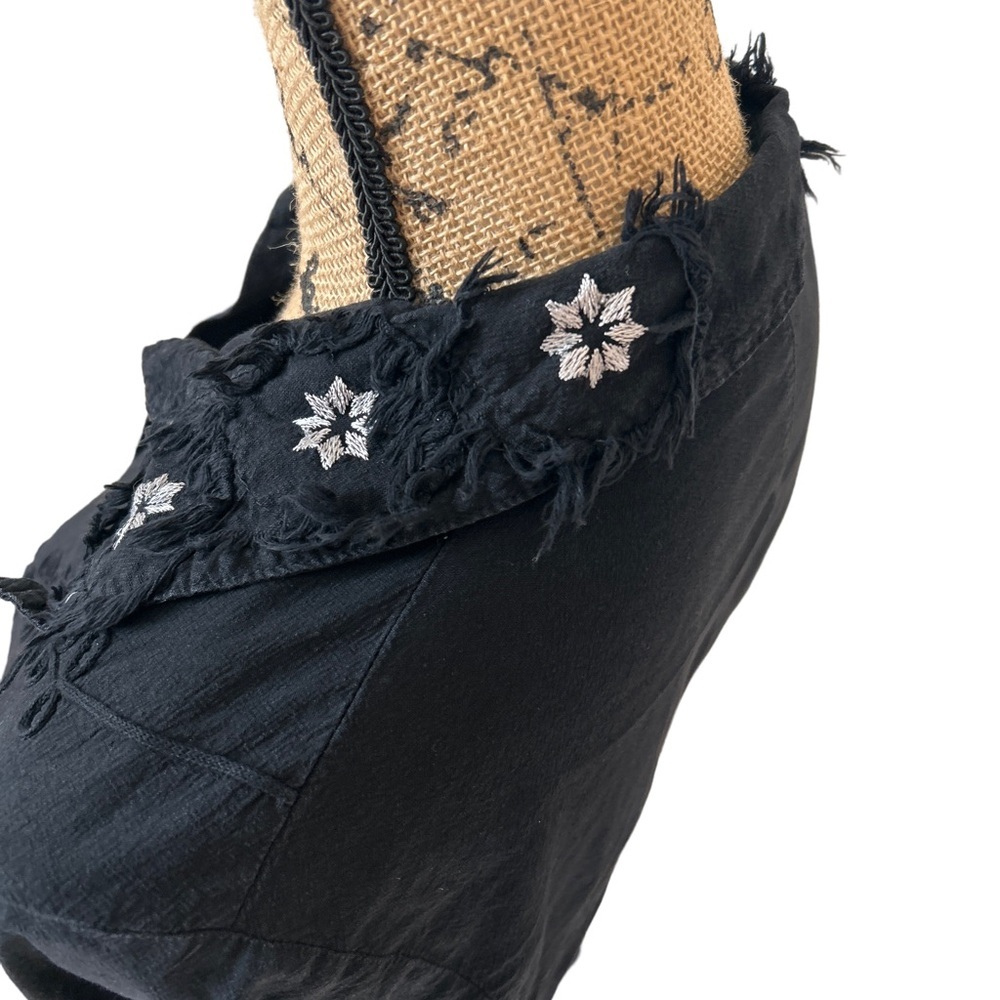 Caamano Women’s Size M Black Distressed Embroidered Peruvian Cotton Boho Top - Picture 3 of 15